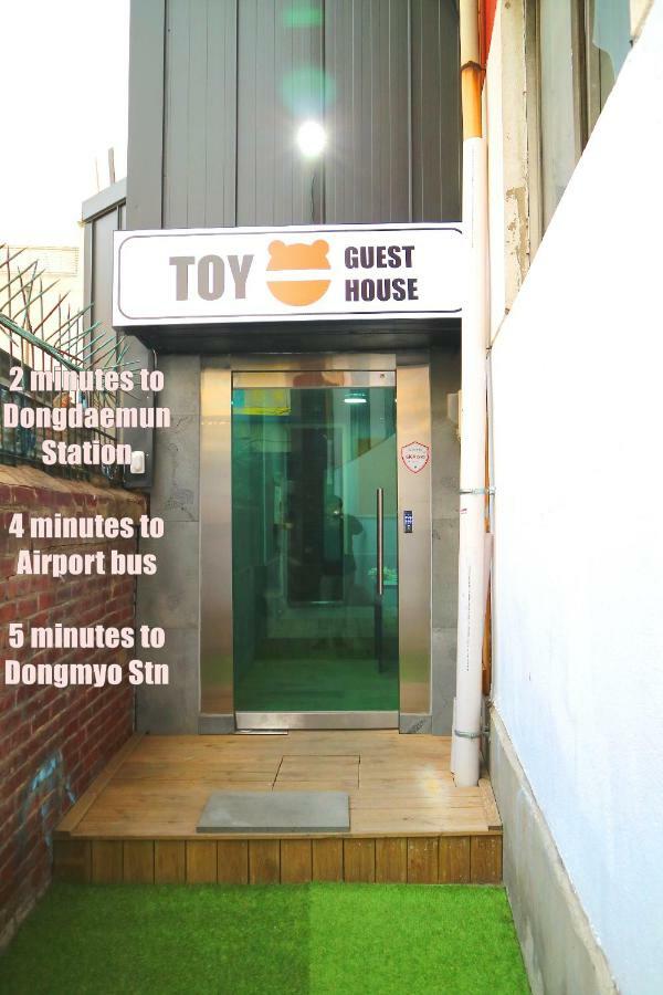 Toy Guesthouse Seoul Bagian luar foto